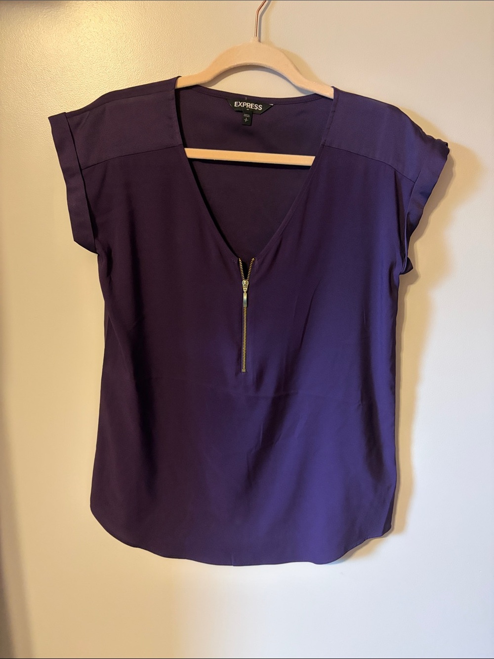 Express Women's Deep Purple Zip V-Neck Cap Sleeve Blouse